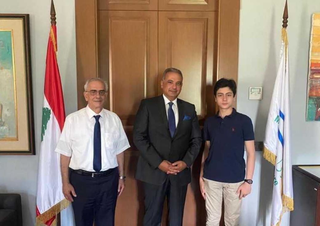 وزير لبناني يعيّن فتى بعمر 14 عاماً مستشاراً معاوناً ل