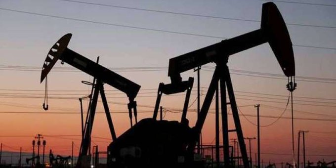 النفط يواصل الارتفاع لليوم الثاني وسط مخاوف من شح الإمدادات