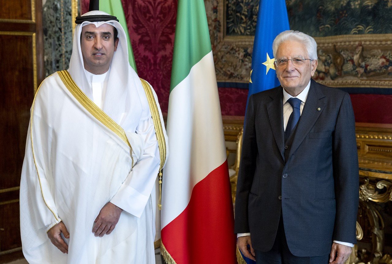 سفير دولة الكويت لدى روما يقدم أوراق اعتماده للرئيس الايطالي