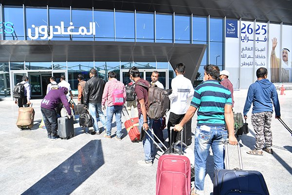 382 ألف وافد غادروا الكويت منذ بداية جائحة «كورونا»