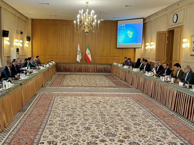 اللجنة القانونية المشتركة الكويتية - الإيرانية تبحث ترسيم الحدود البحرية