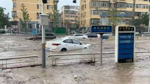 أمطار غزيرة تودي بحياة 11 شخصا في بكين
