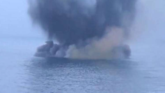 «الدفاع» الروسية: تدمير زورق استطلاع أوكرانياً قرب منصات لاستخراج الغاز في البحر الأسود